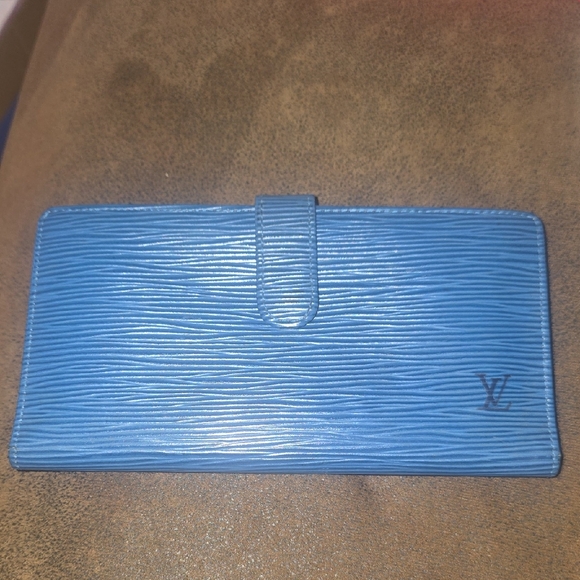 Louis Vuitton Handbags - LV EPI Wallet Vintage
